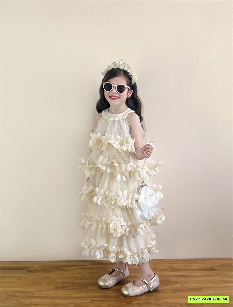 ĐẦM HOA VOAN CỔ YẾM 3D