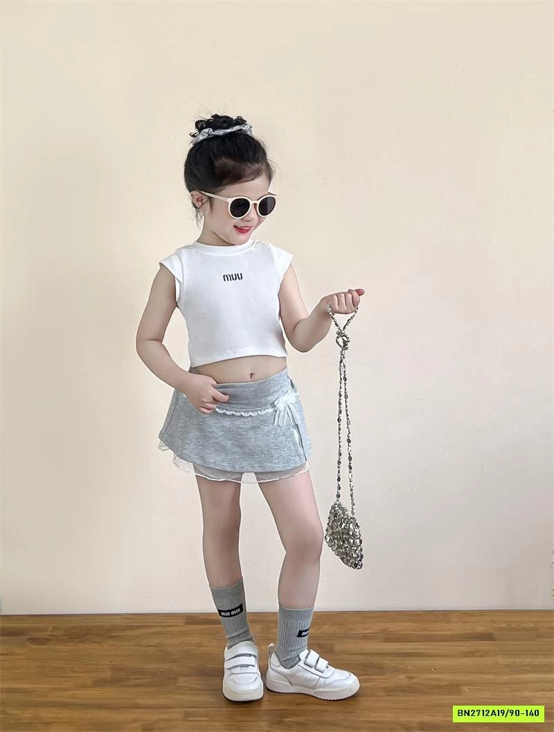 SETS CROPTOP MIU MIX QUẦN VÁY XÁM