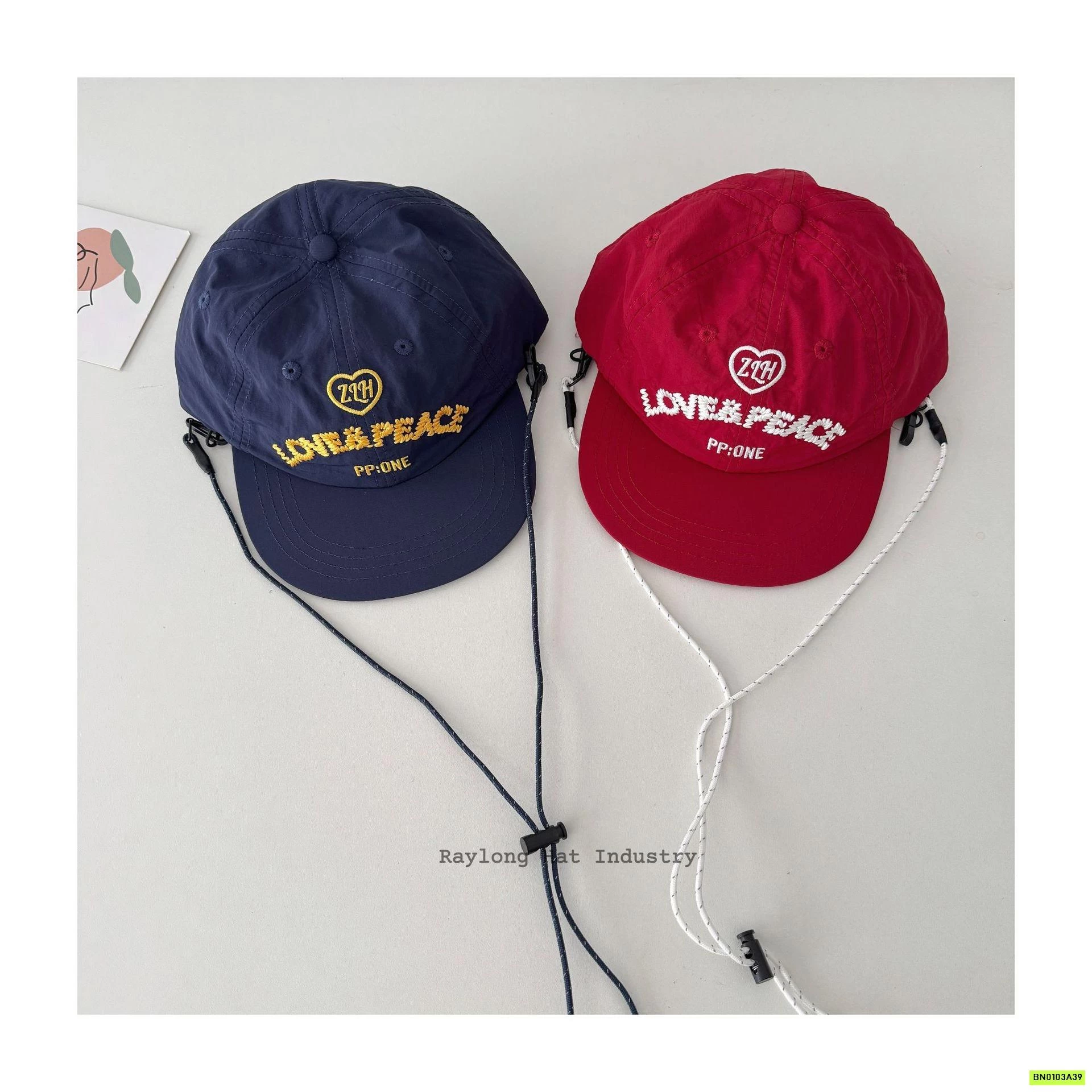 MŨ KẾT TÁN PHẲNG THÊU CHỮ