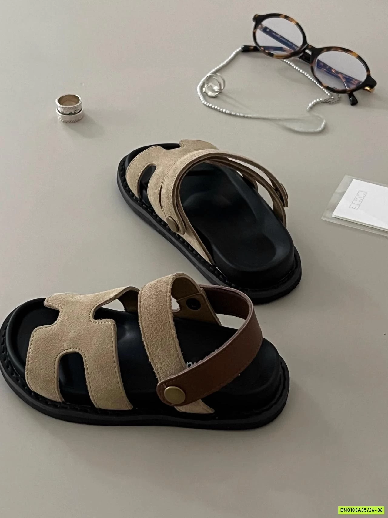 SANDAL QUAI DA NÂU CHỮ H