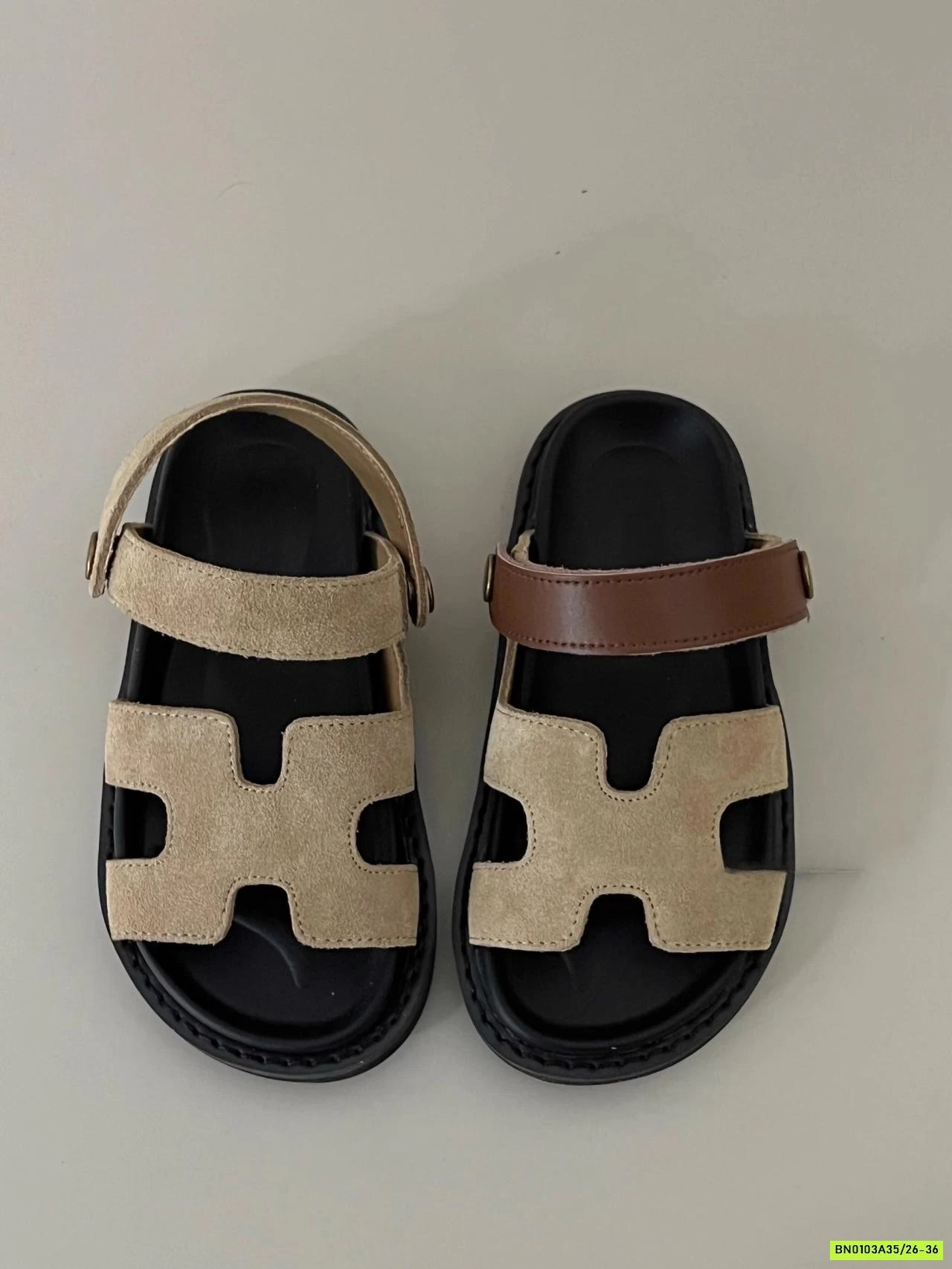 SANDAL QUAI DA NÂU CHỮ H