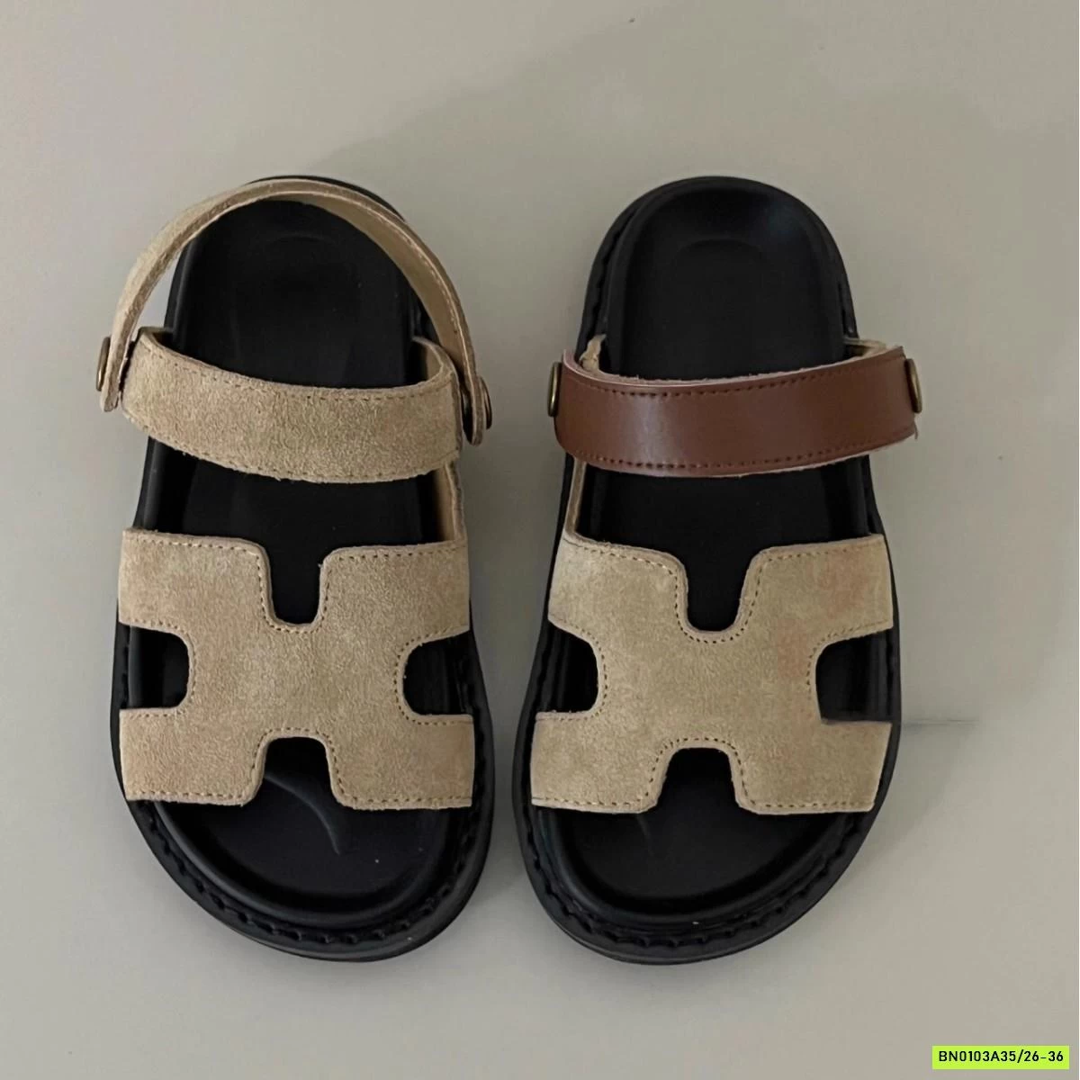 SANDAL QUAI DA NÂU CHỮ H