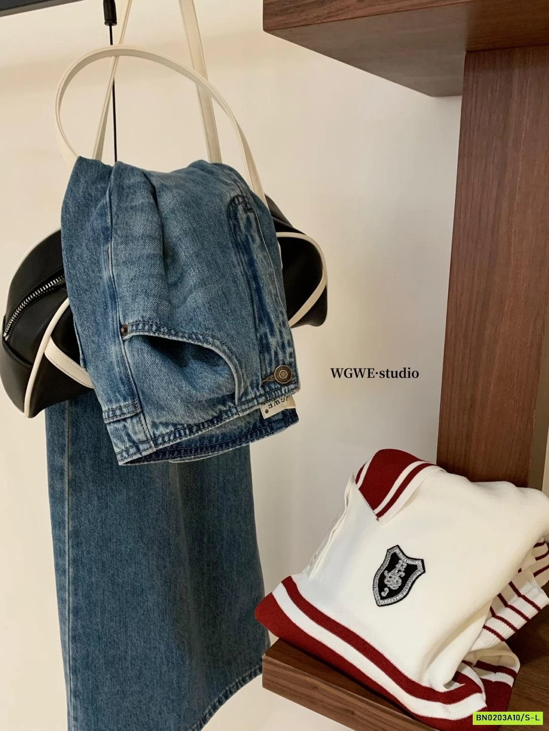JEANS ỐNG RỘNG BẠC GỐI WGWE7137