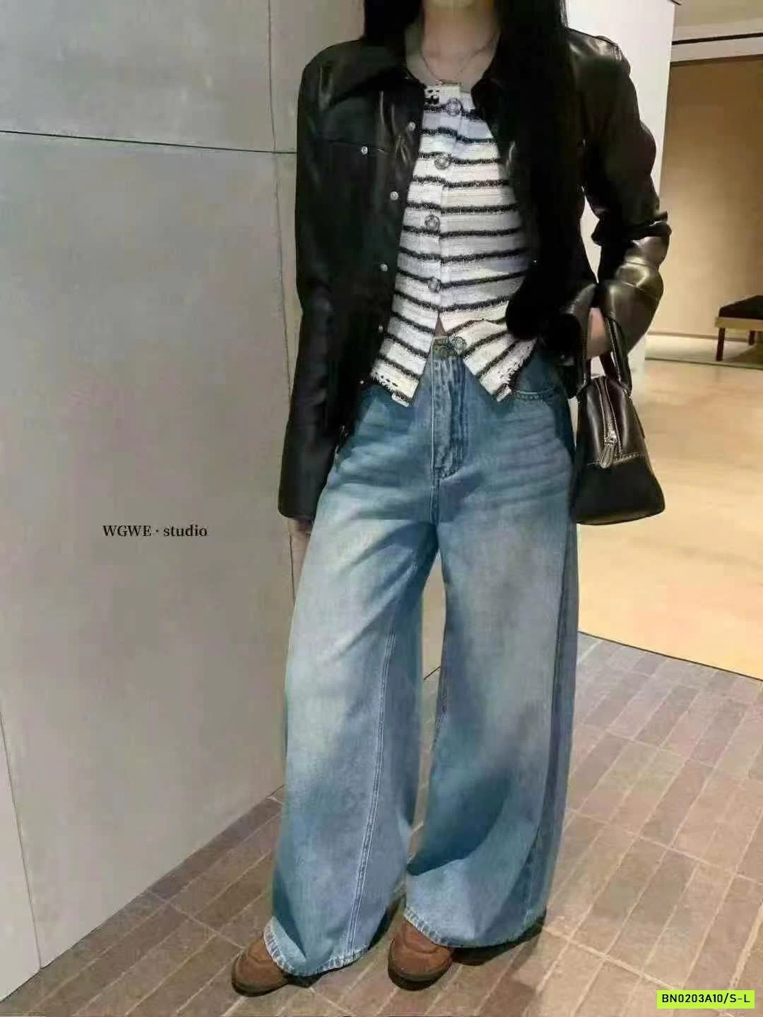 JEANS ỐNG RỘNG BẠC GỐI WGWE7137