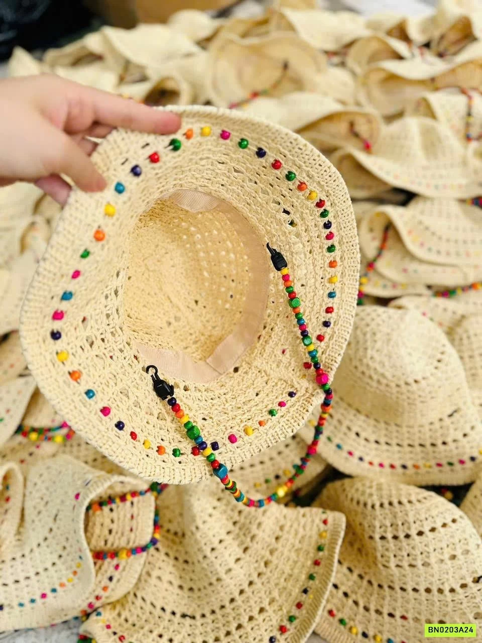 MŨ CÓI QUAI SẮC MÀU