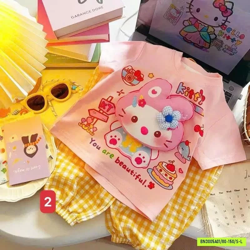 ÁO THUN MẸ BÉ GẮN GẤU BÔNG KUTE