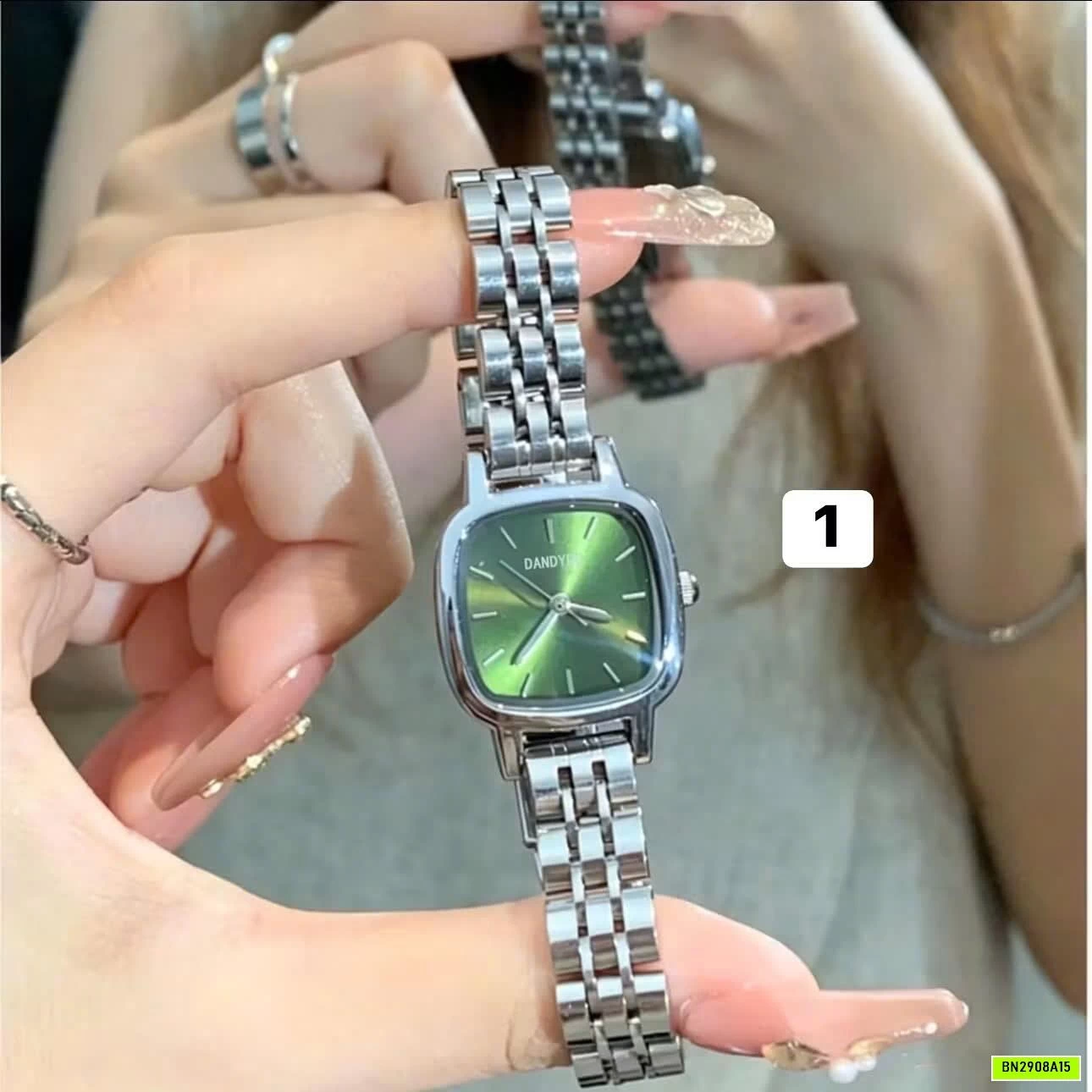 ĐỒNG HỒ NỮ MẶT VUÔNG NHỎ XINH