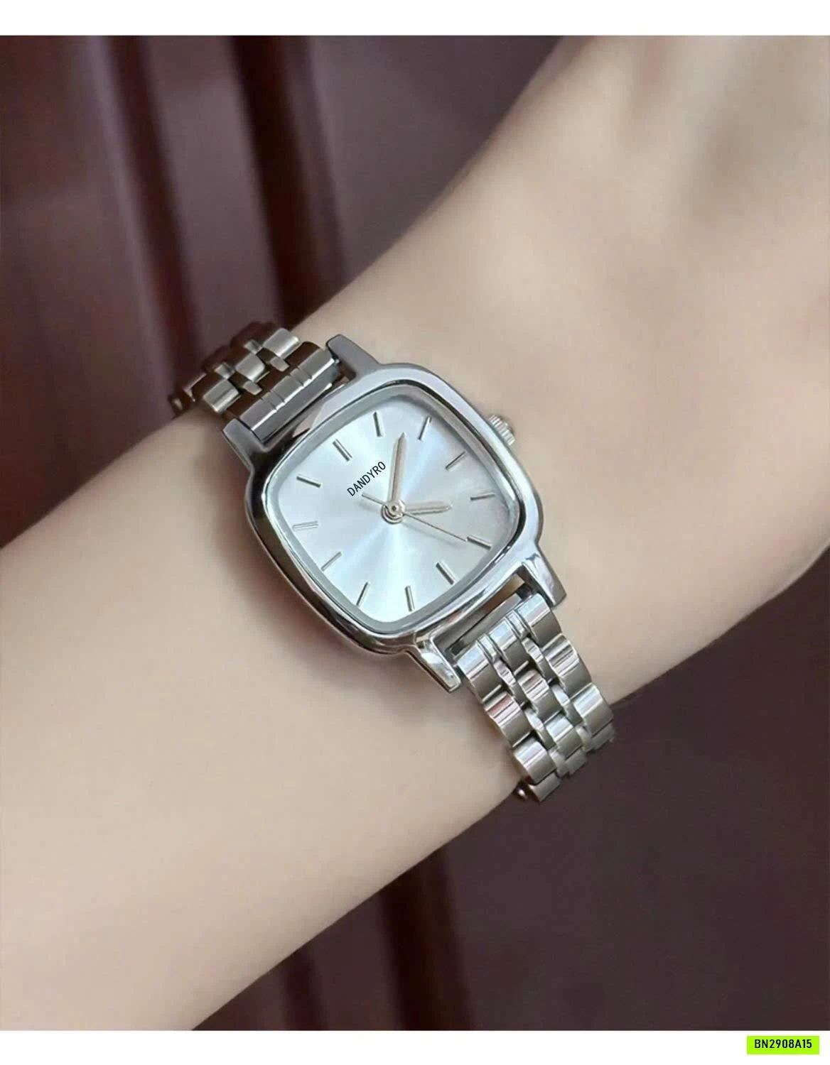 ĐỒNG HỒ NỮ MẶT VUÔNG NHỎ XINH