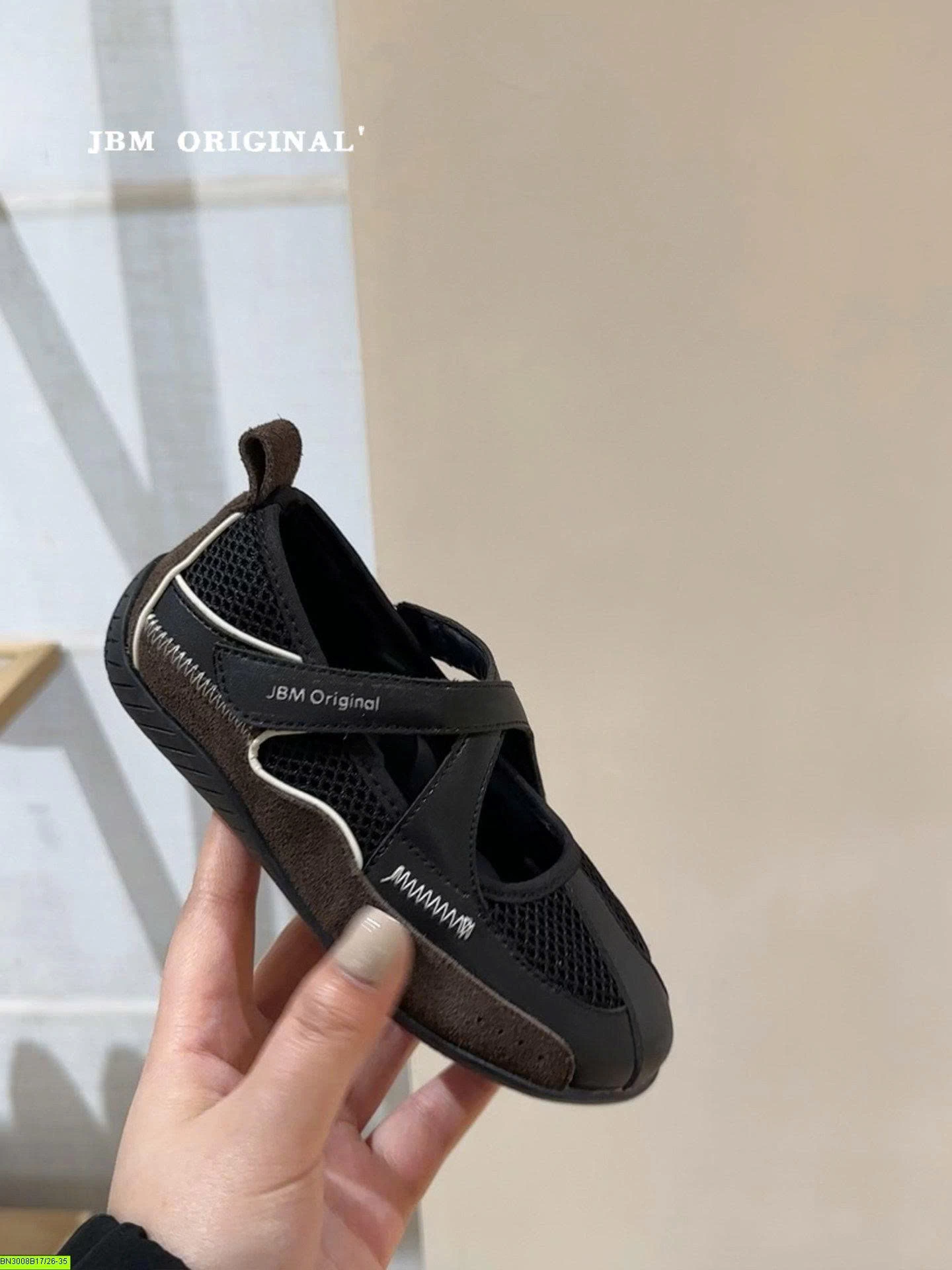 GIÀY LƯỚI QUAI CHÉO