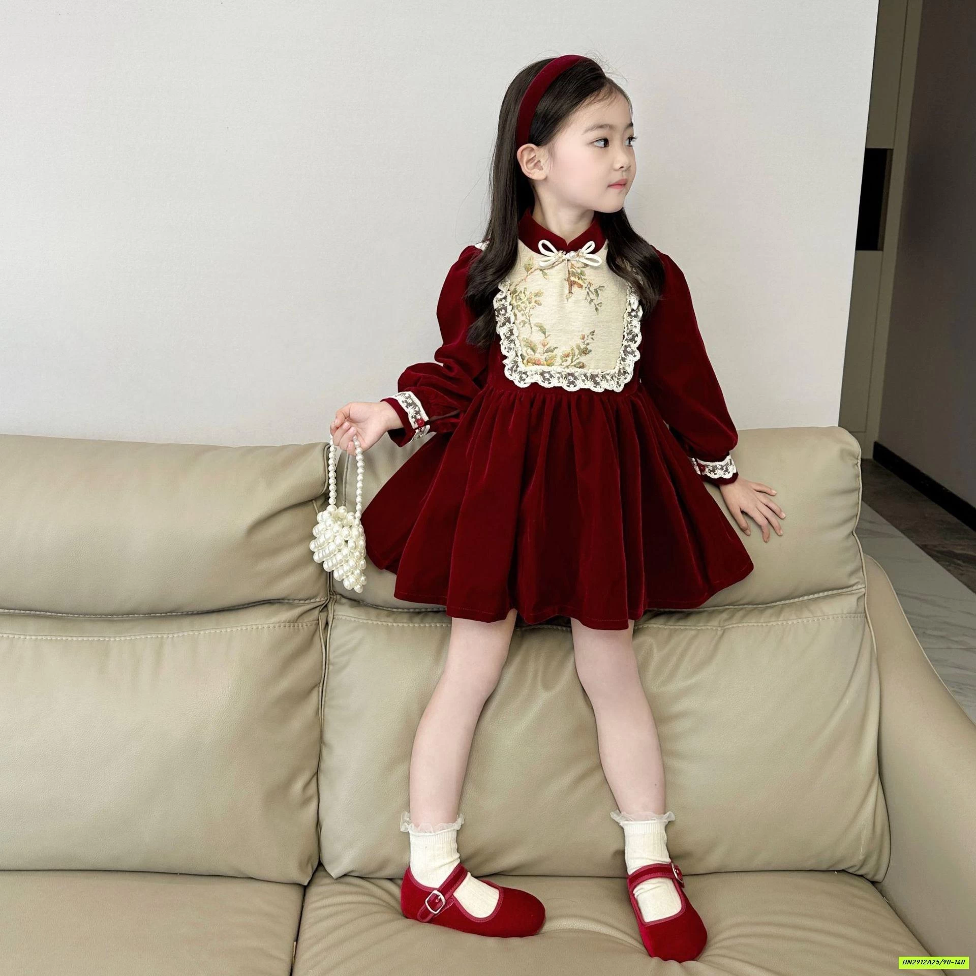 ĐẦM NHUNG ĐỎ YẾM HOA LÓT NHUNG