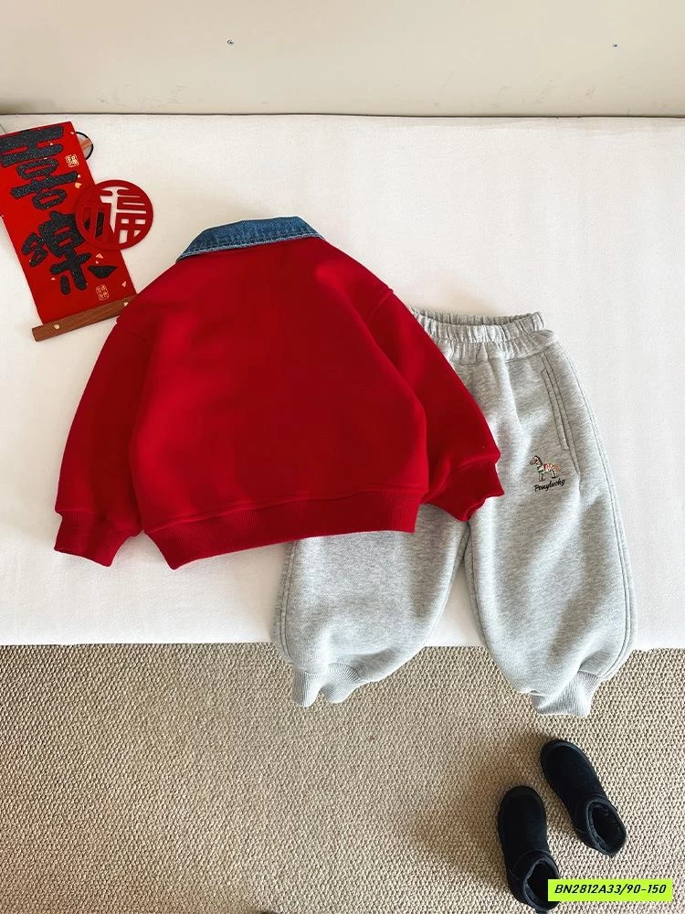 ÁO NỈ ĐỎ LÓT NHUNG CỔ JEANS CCM