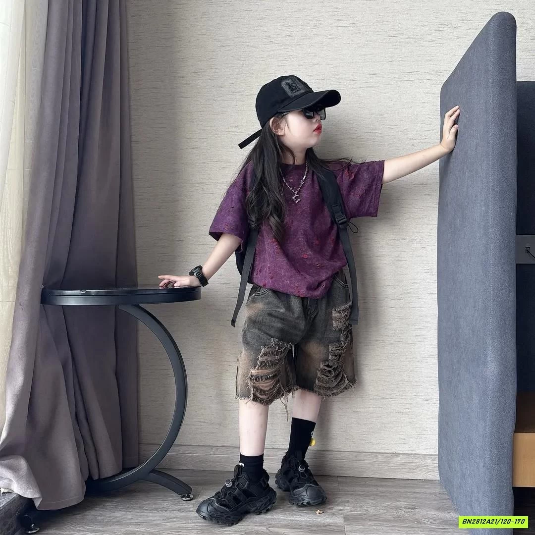 ÁO THUN VẢY SƠN MIX SHORT JEANS RÁCH