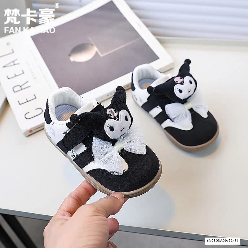 GIÀY THỂ THAO GẮN KUROMI