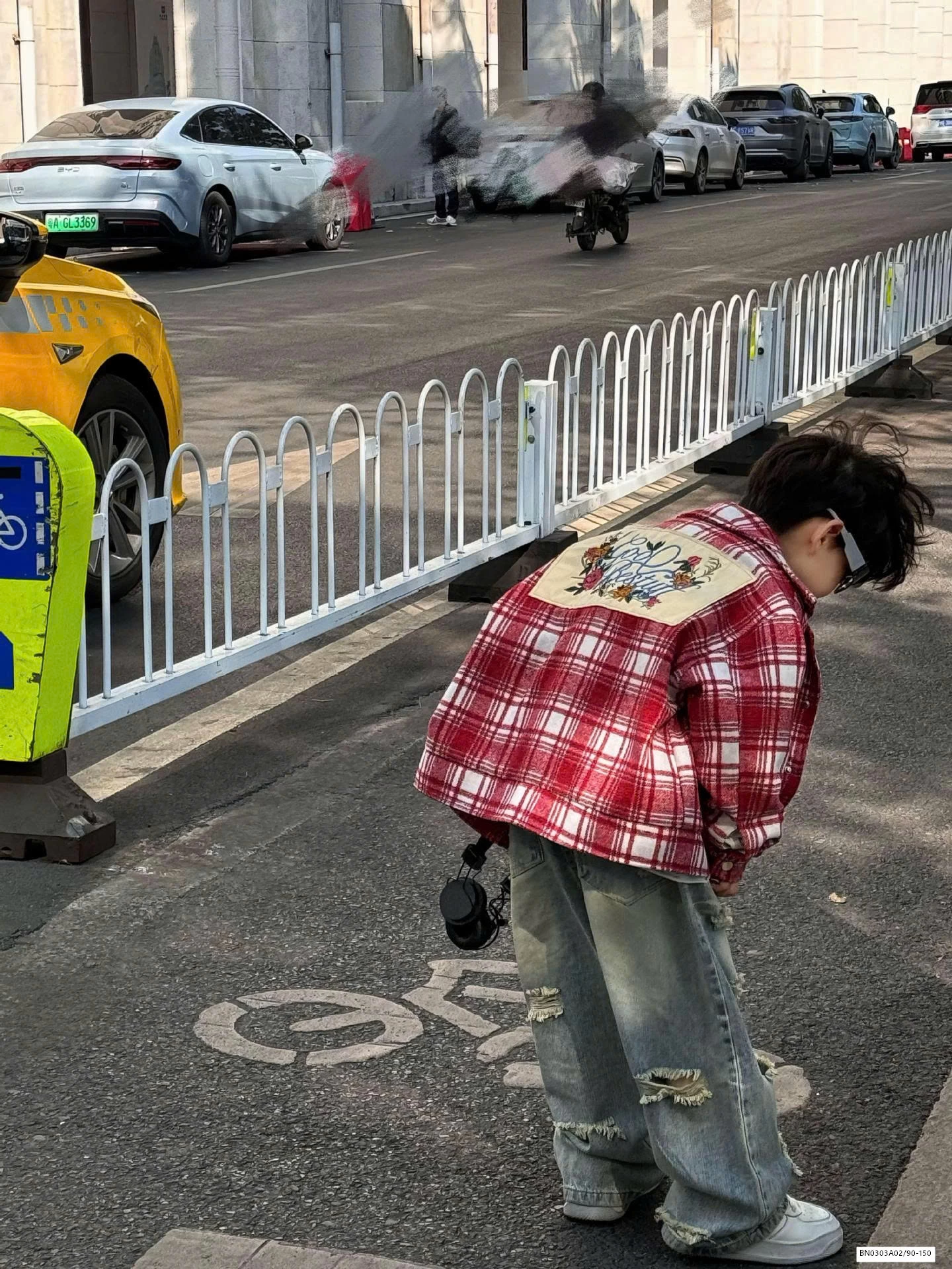 JEANS SUÔNG RÁCH CÁ TÍNH