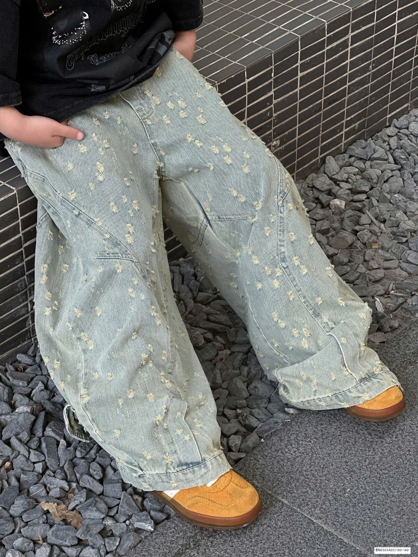 JEANS ỐNG RỘNG CÀO RÁCH