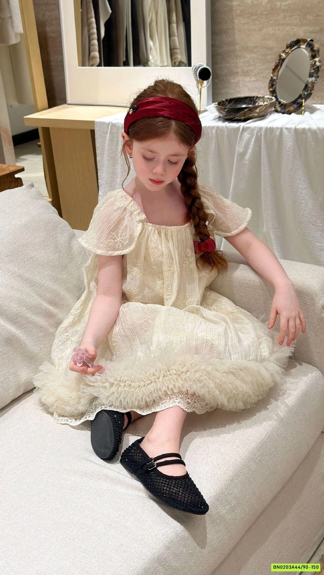 ĐẦM CÔNG CHÚA THÊU NỔI CHÂN VOAN CAO CẤP