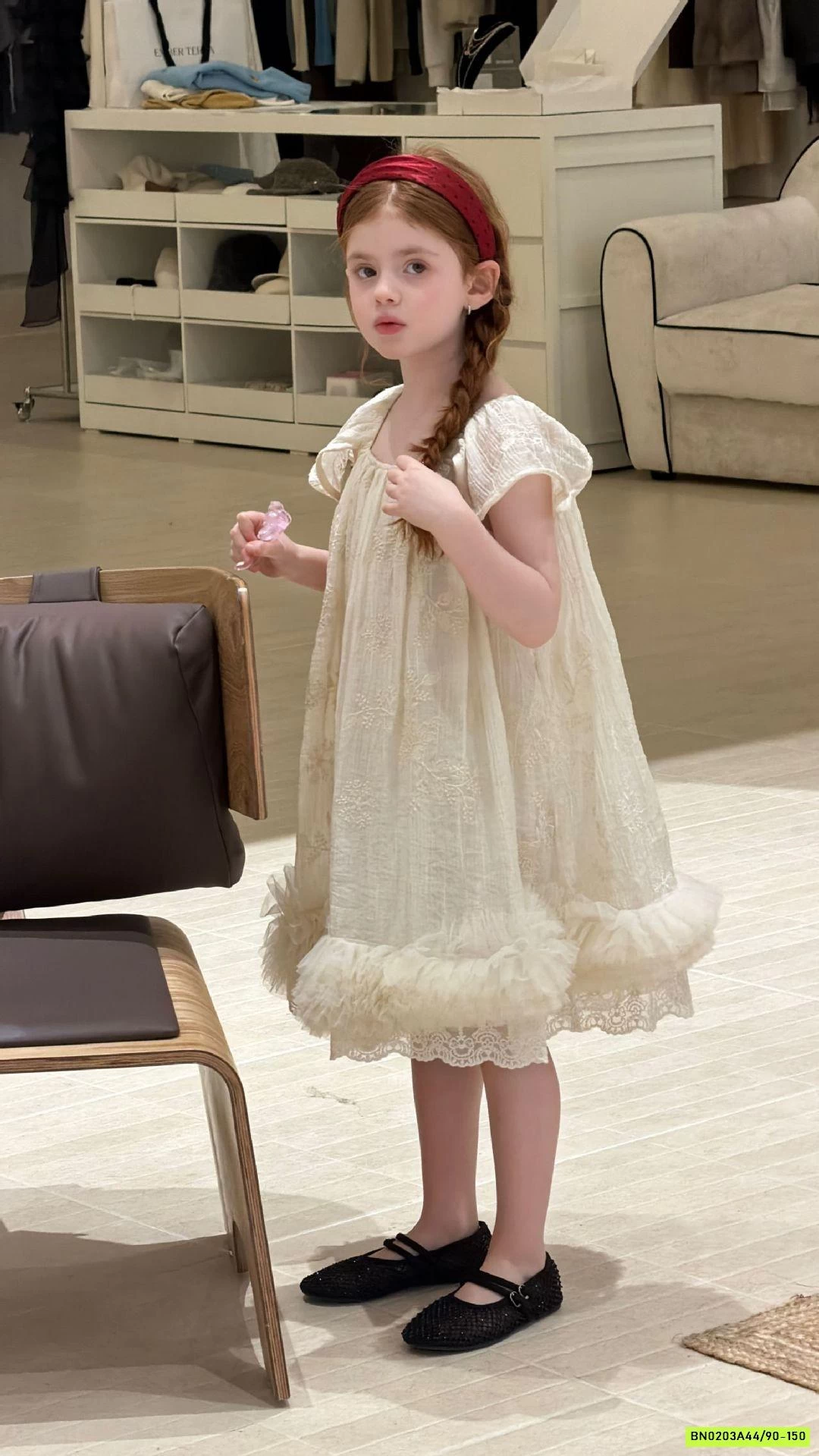 ĐẦM CÔNG CHÚA THÊU NỔI CHÂN VOAN CAO CẤP