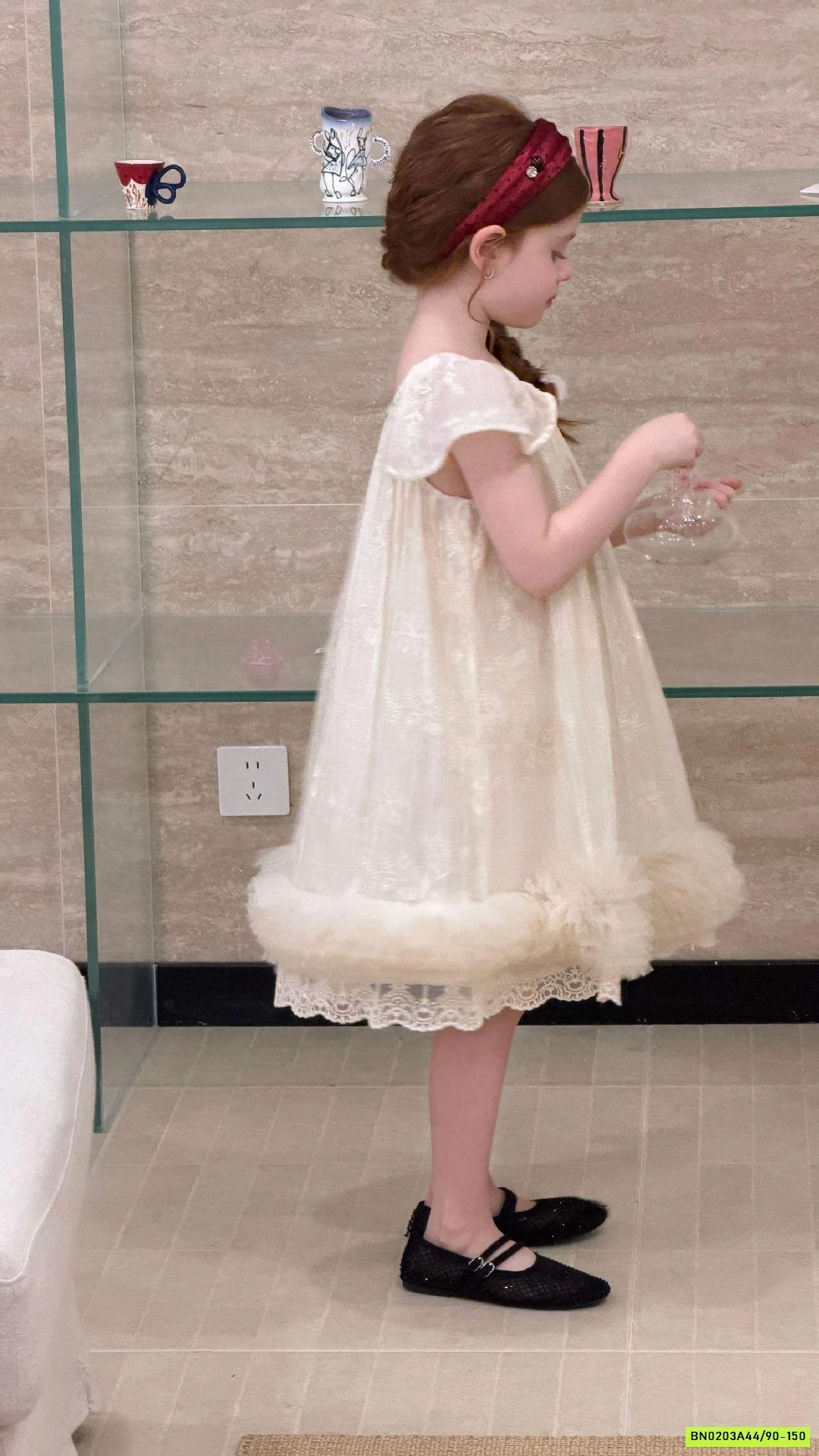 ĐẦM CÔNG CHÚA THÊU NỔI CHÂN VOAN CAO CẤP