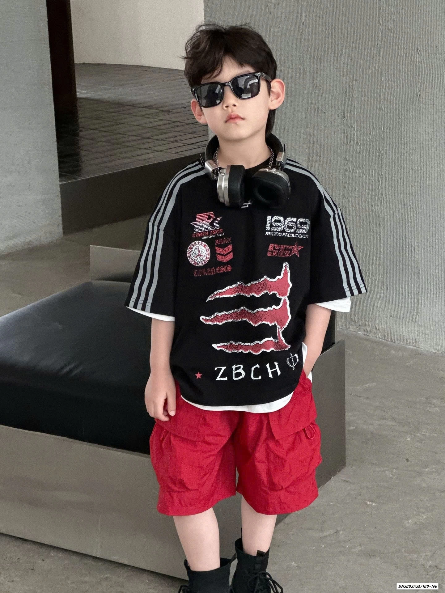 ÁO THUN ĐEN MIX SHORT ĐỎ