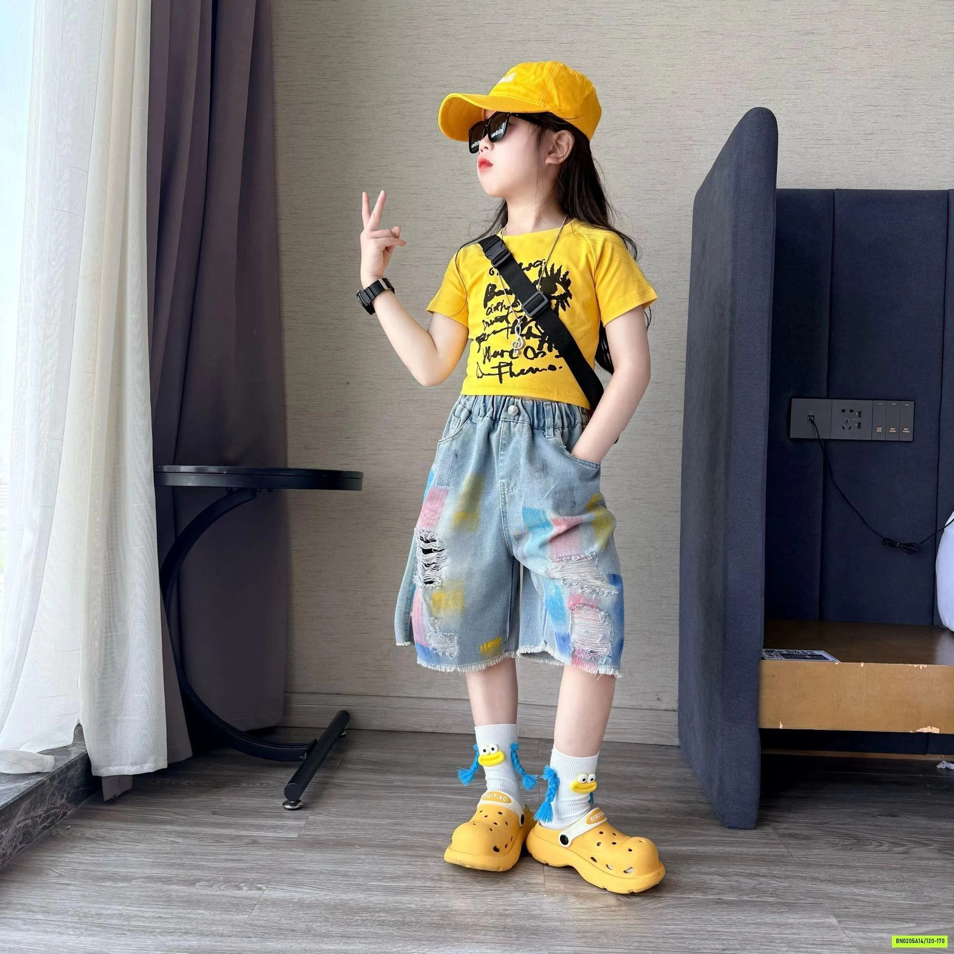 CROPTOP VÀNG MIX JEANS SẮC MÀU