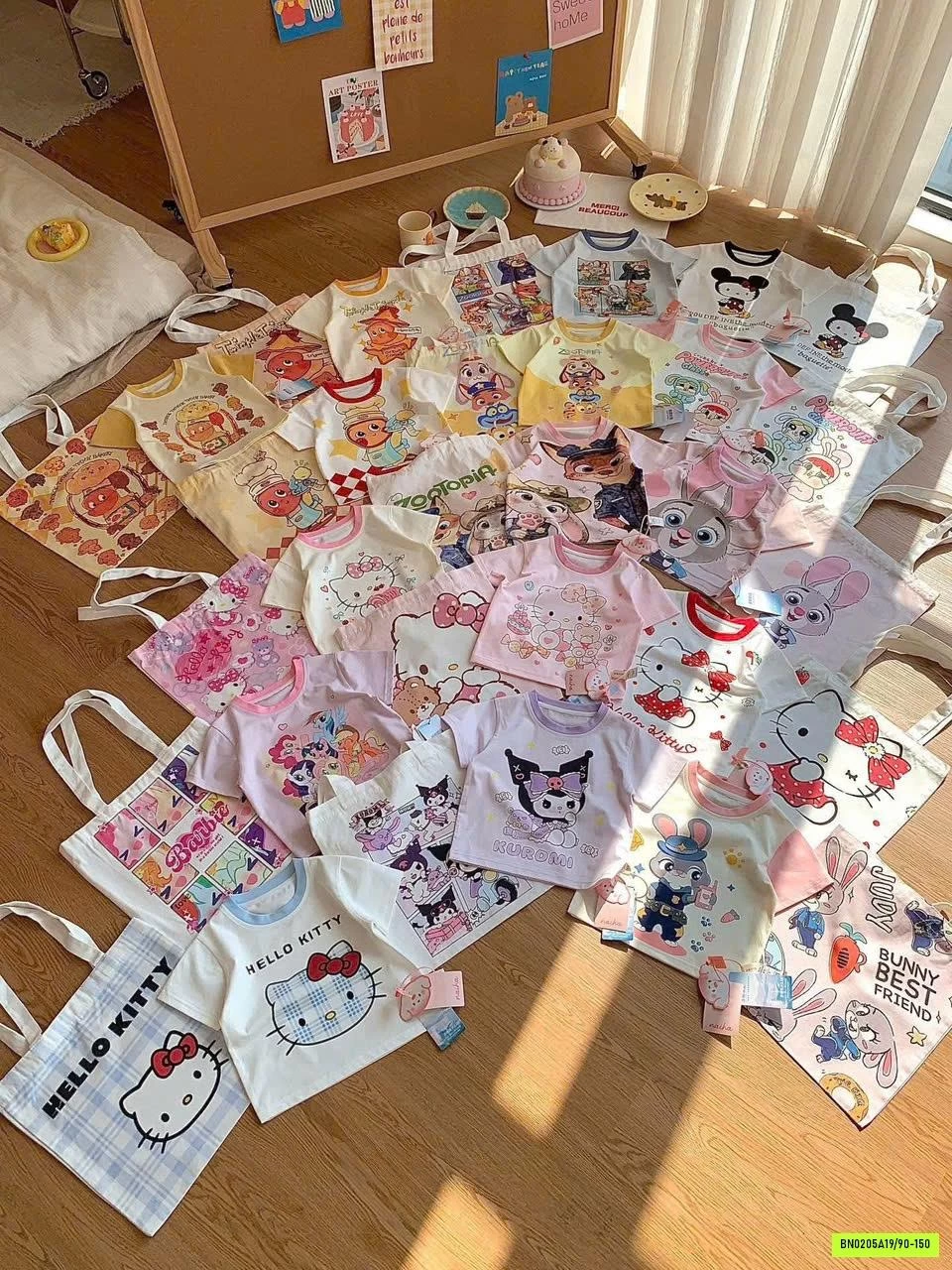 ÁO THUN HOẠT HÌNH KÈM TÚI ĐỰNG HONEY