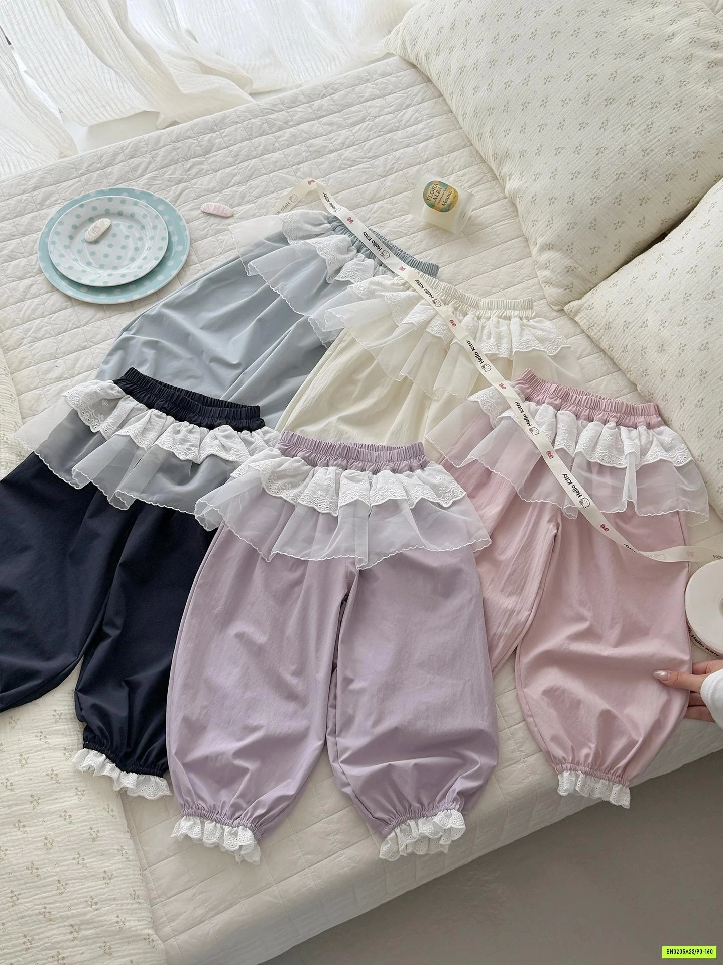 QUẦN BOM VIỀN REN