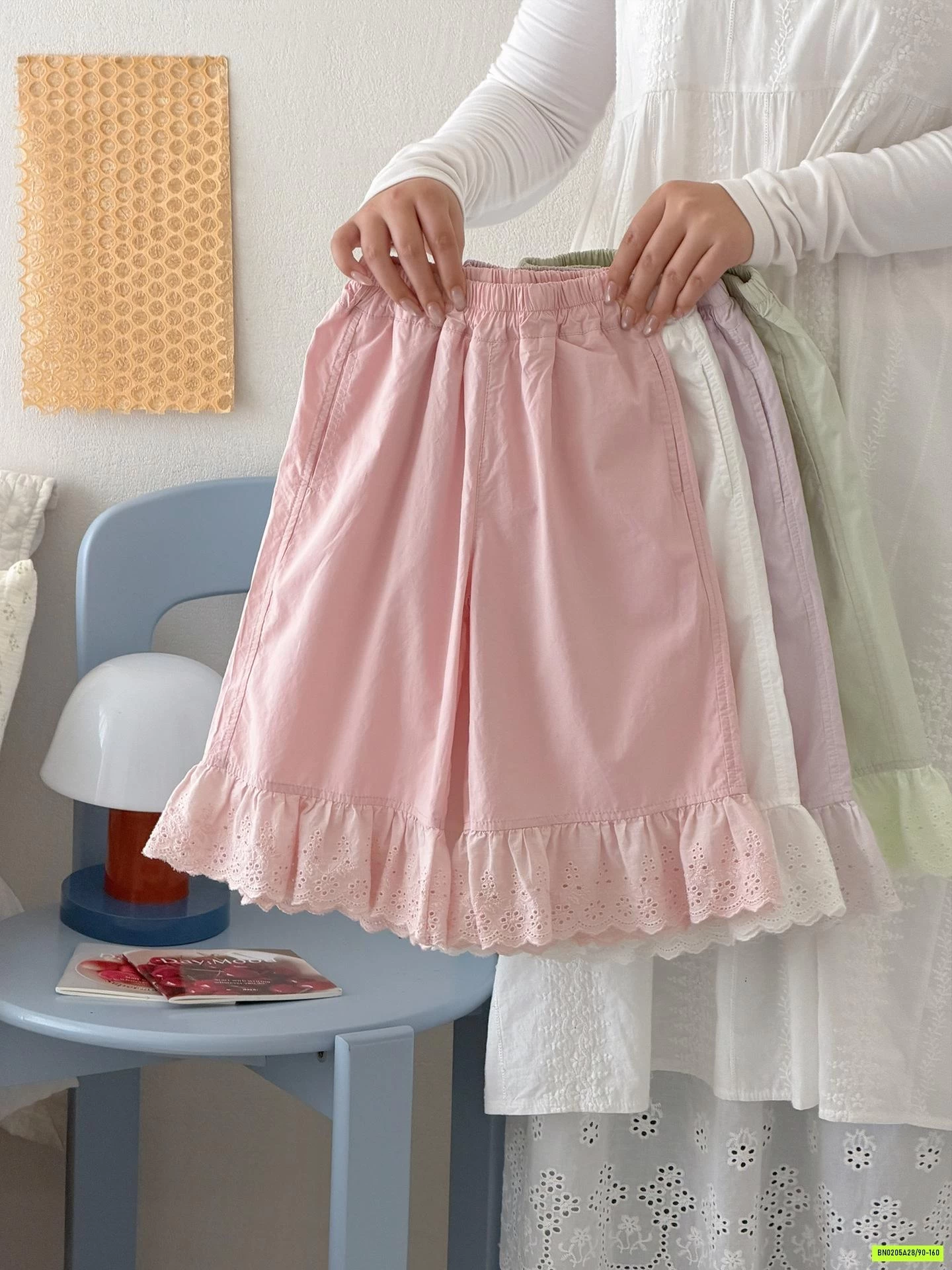 QUẦN ỐNG LOE PHỐI REN