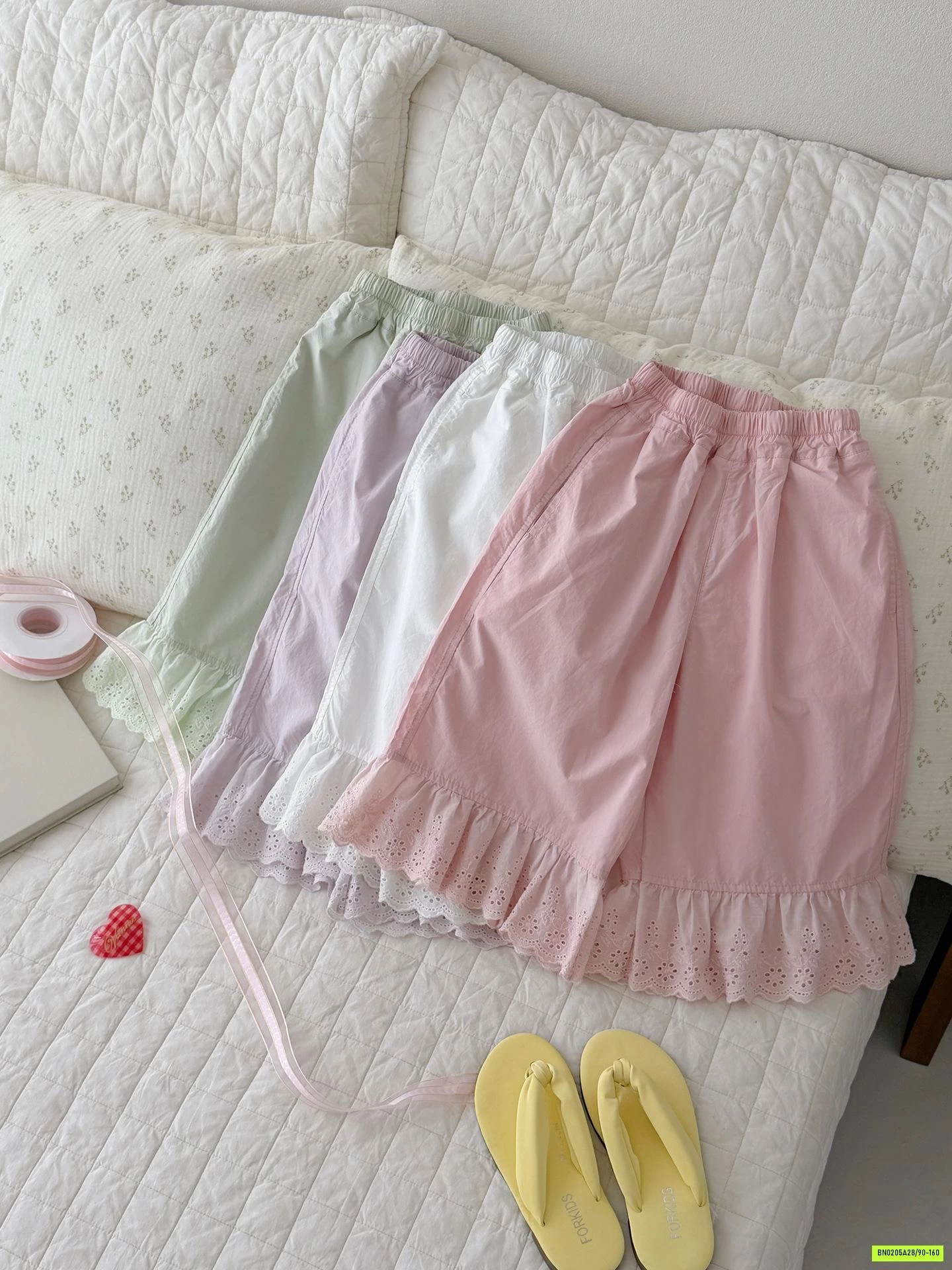 QUẦN ỐNG LOE PHỐI REN