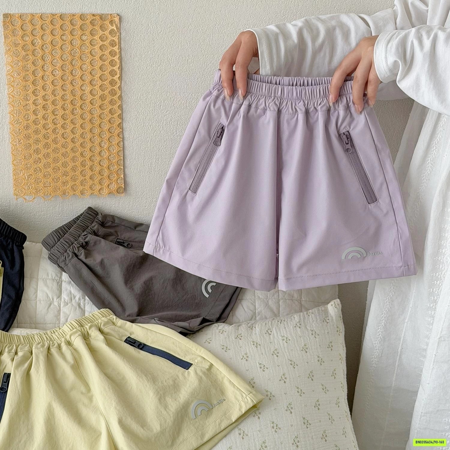 SHORT GIÓ PHỐI MÀU KHÓA