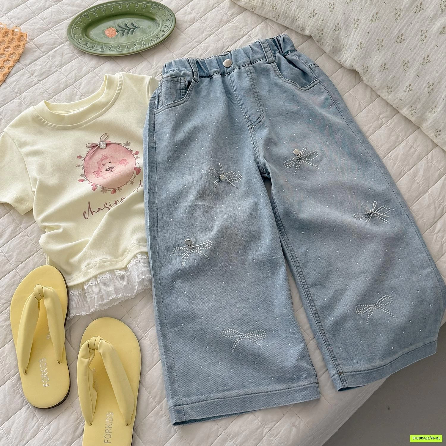 JEANS GIẤY SUÔNG THÊU NƠ