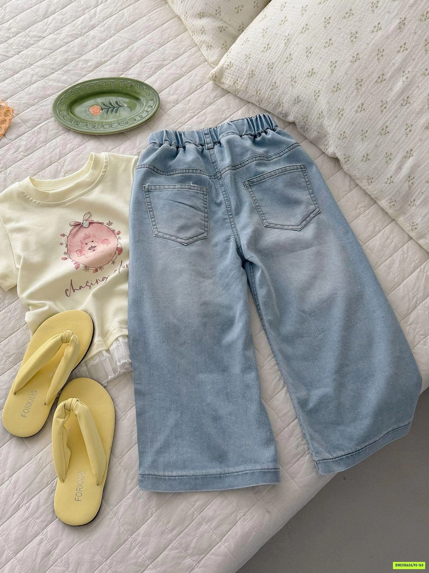 JEANS GIẤY SUÔNG THÊU NƠ