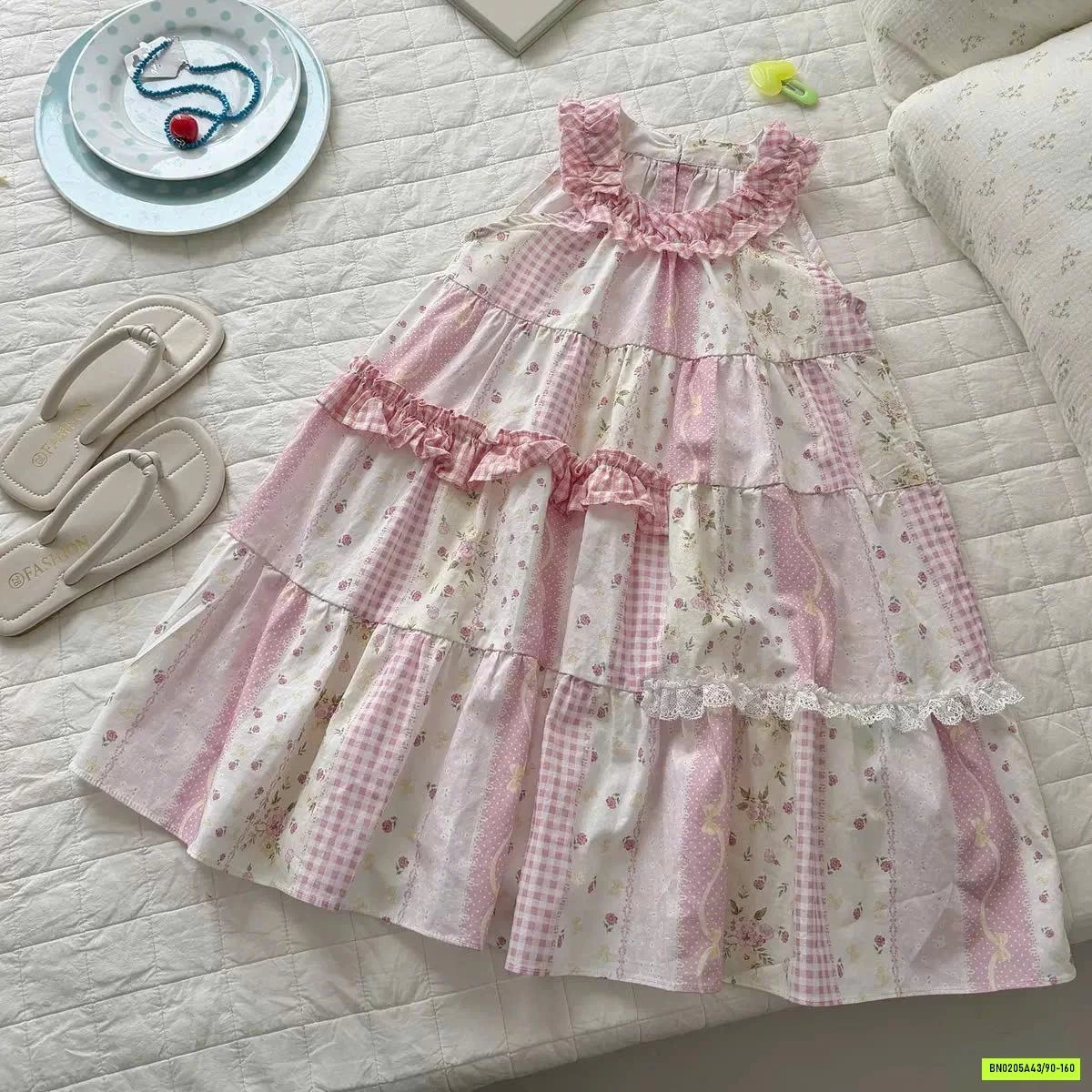 ĐẦM THÔ SẮC MÀU CỔ YẾM