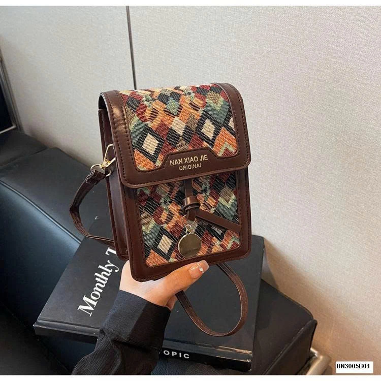 TÚI ĐEO VAI HỌA TIẾT THỔ CẨM CHO NỮ