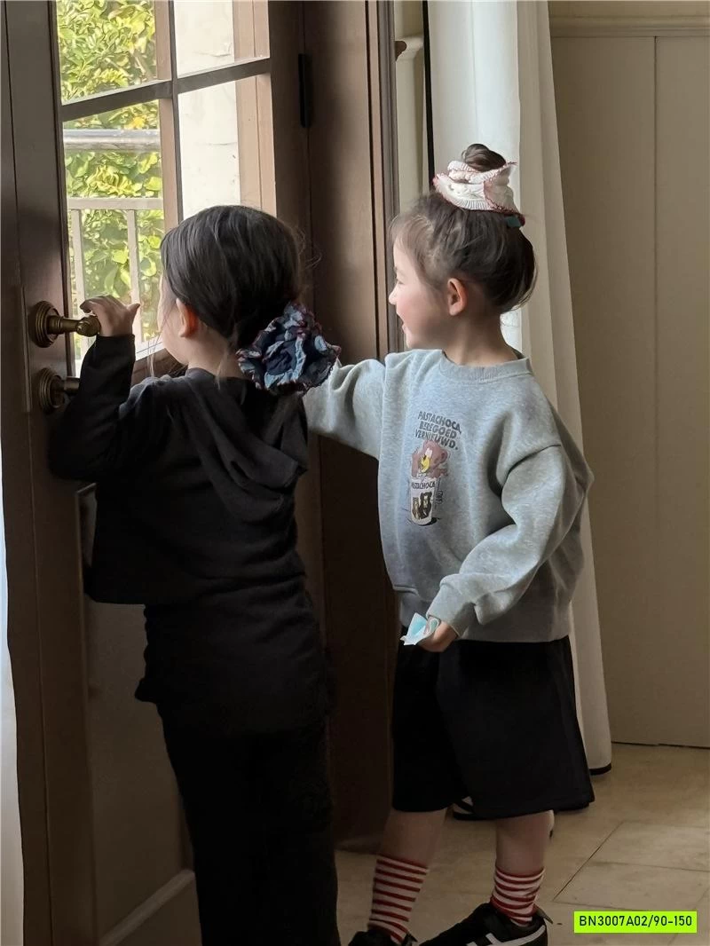 ÁO NỈ XÁM IN GẤU