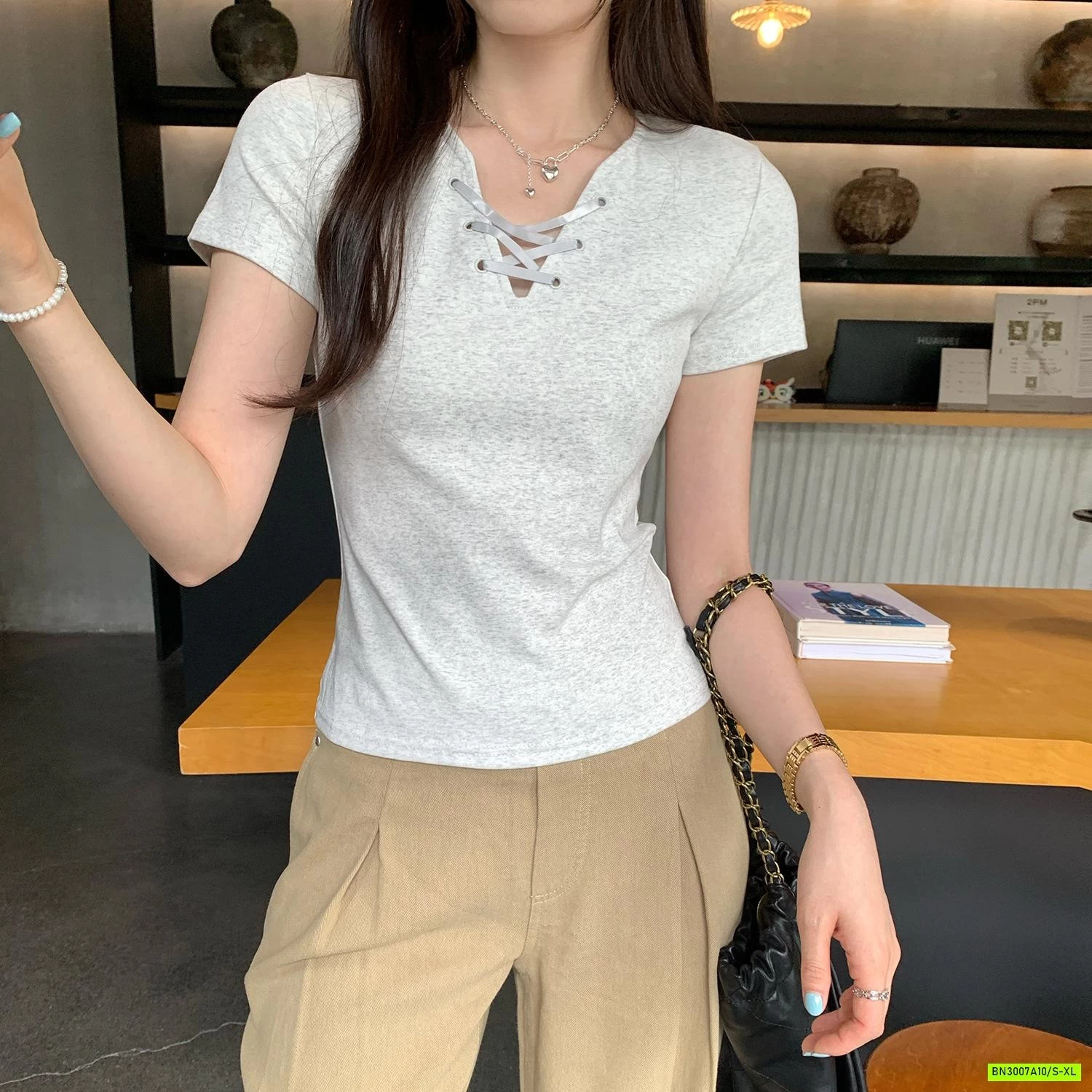 ÁO THUN NGẮN TAY CỔ V