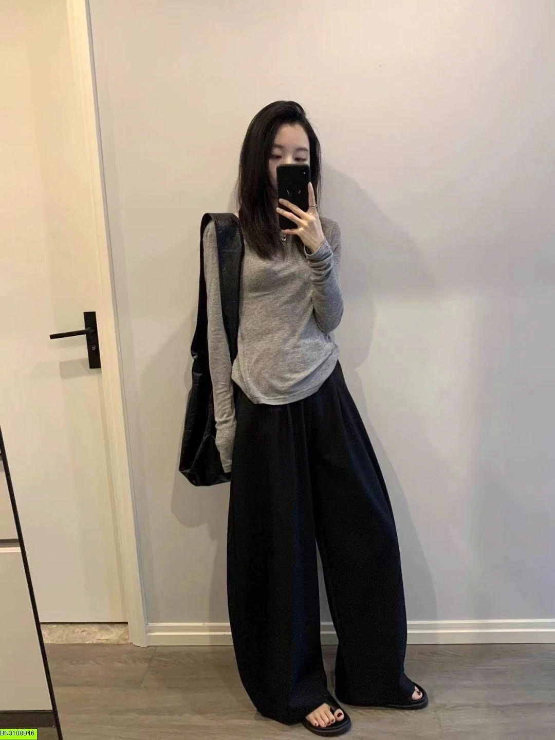 ÁO THUN CỔ TRÒN ĐÍNH TIM EGG.SMILE