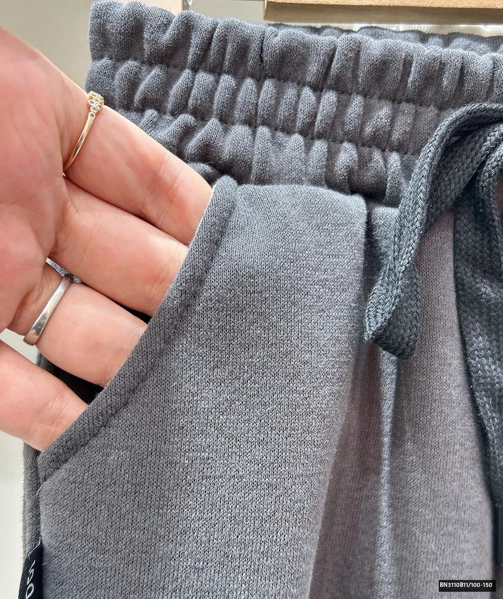 QUẦN NỈ LOGO GẤU KACADY