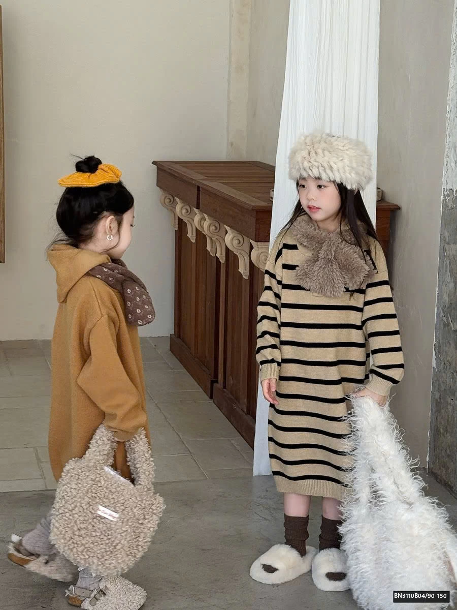 VÁY LEN DÁNG SUÔNG CÓ MŨ