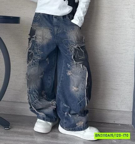 CROP TOP TRẮNG MIX JEANS SUÔNG RÁCH