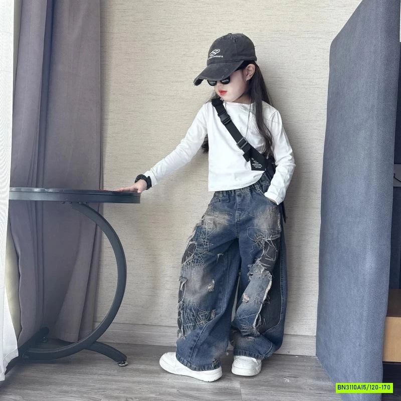 CROP TOP TRẮNG MIX JEANS SUÔNG RÁCH