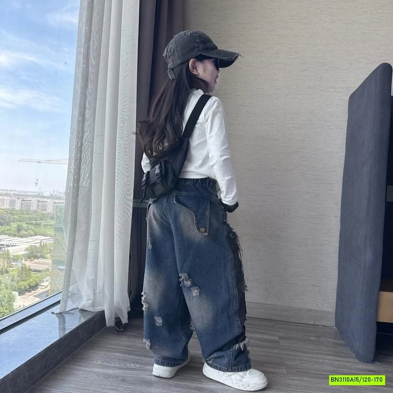 CROP TOP TRẮNG MIX JEANS SUÔNG RÁCH