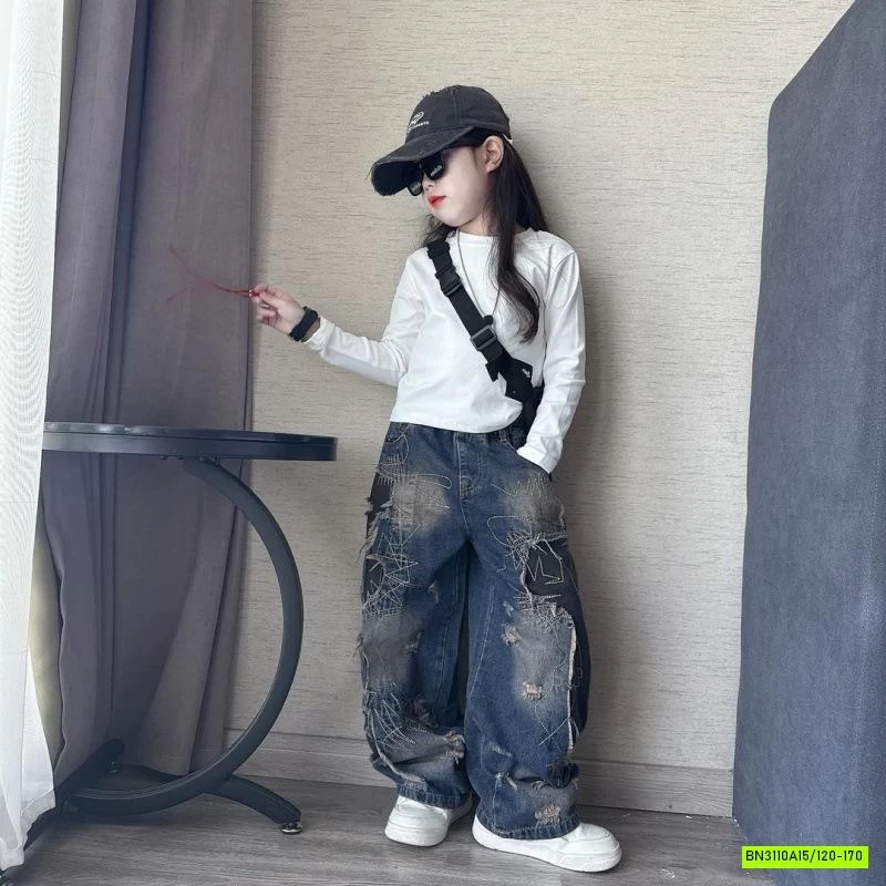 CROP TOP TRẮNG MIX JEANS SUÔNG RÁCH