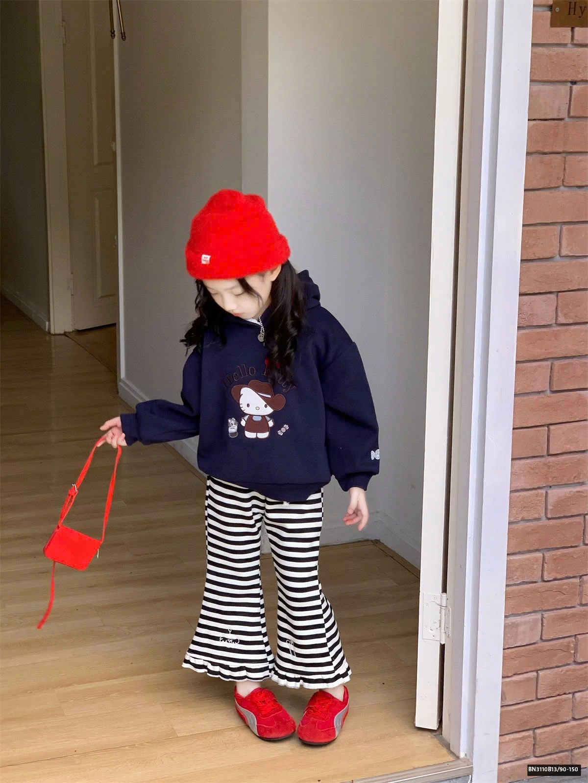 SÉT ÁO NỈ KITTY MIX QUẦN KẺ LOE