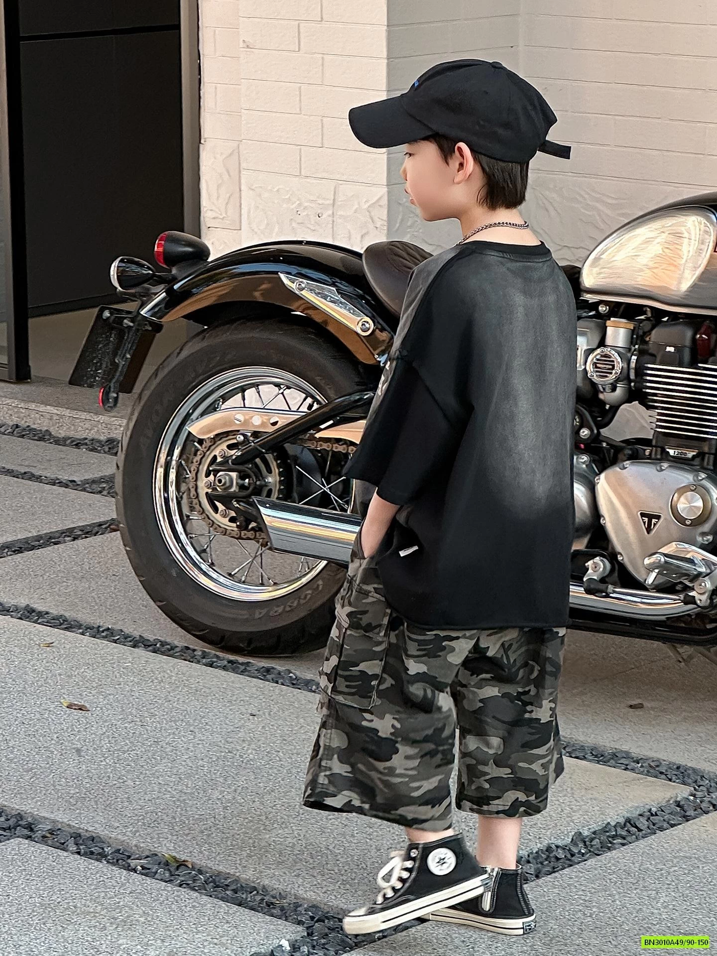 ÁO THUN ĐEN LOANG MIX SHORT RẰN RI