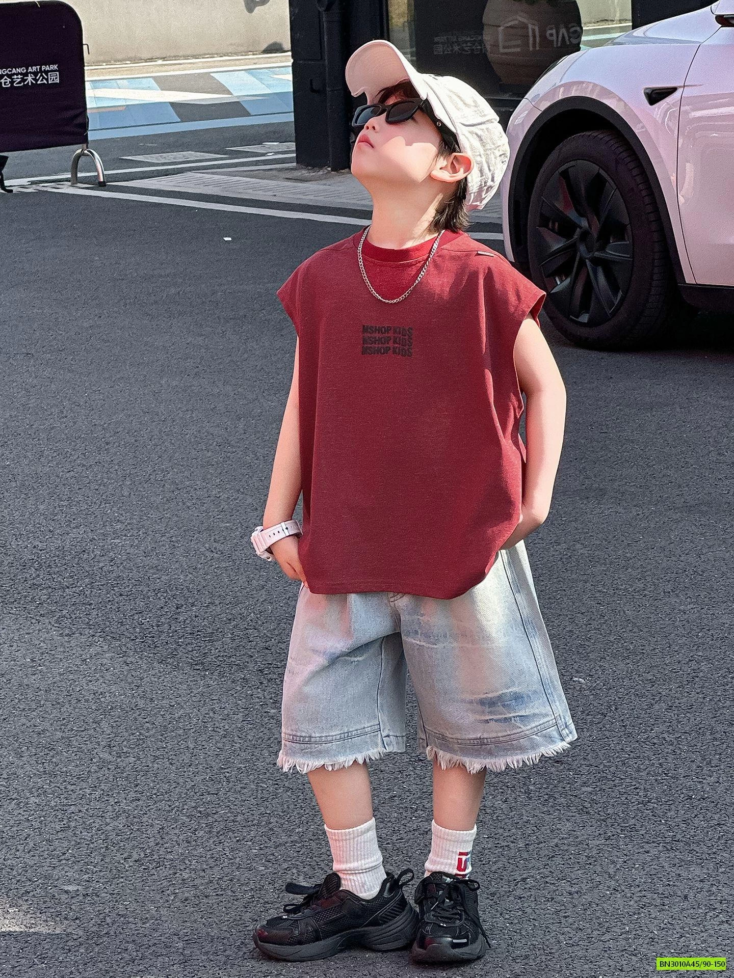 TANKTOP IN CHỮ NỔI