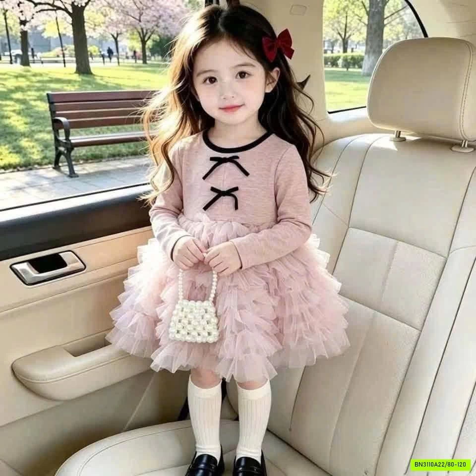 ĐẦM HỒNG CHÂN VOAN BÉ GÁI