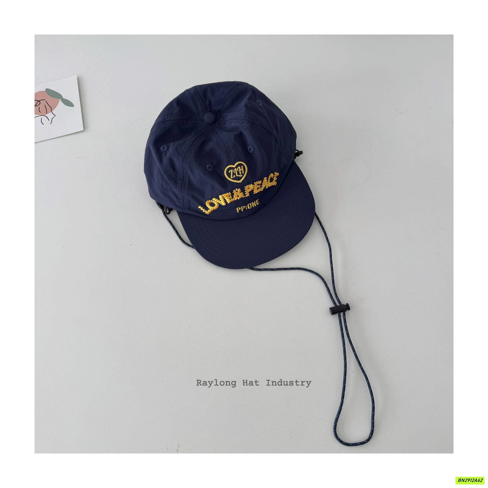 MŨ KẾT TÁN PHẲNG THÊU CHỮ