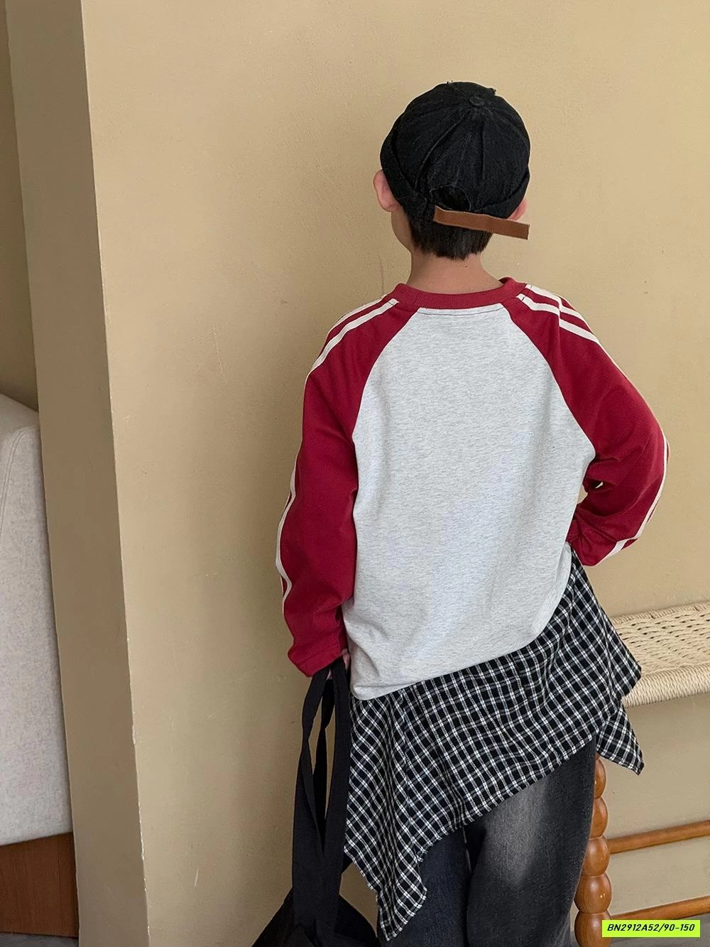 ÁO THUN XÁM PHỐI TAY ĐỎ