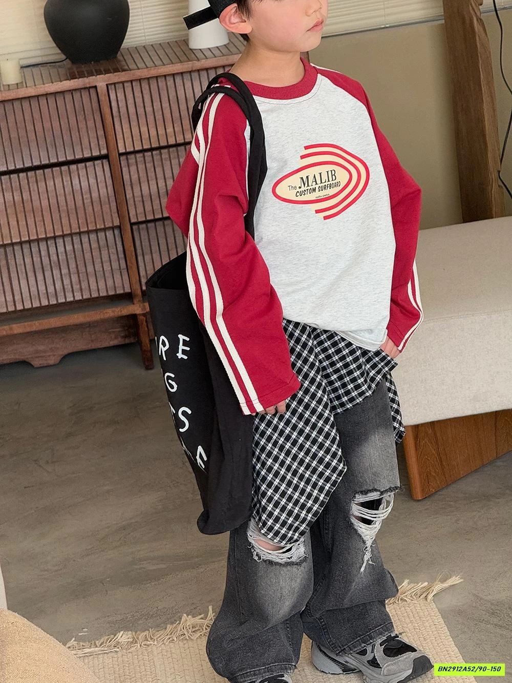 ÁO THUN XÁM PHỐI TAY ĐỎ