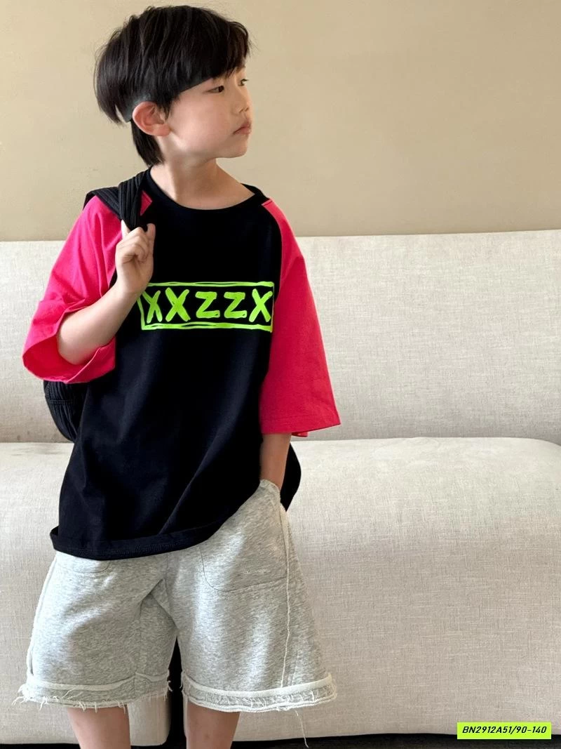 ÁO THUN PHỐI MÀU TAY IN CHỮ